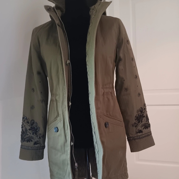 Gorgeous fall coat with embroidery gemstones - Picture 2 of 6